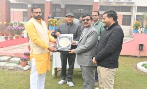 First prize at the national level : प्रवीण पांडेय की पुस्तक जलानिधियों को जीने दो को राष्ट्रीय स्तर पर प्रथम पुरस्कार ?