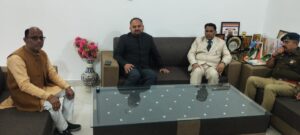 Tricycles for disabled people : गणतंत्र दिवस पर हापुड़ में दिव्यांगों को ट्राइसाइकिल, योजनाओं में सुधार की मांग उठी ?