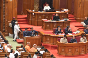 Finance Minister Suresh Khanna : यूपी : समाज के सभी वर्गों को ध्यान में रखकर पेश किया जा रहा बजट- वित्त मंत्री सुरेश खन्ना