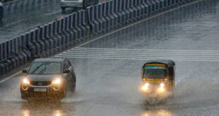 Rain forecast : बंगाल की खाड़ी में कम दबाव बनने से तमिलनाडु के 10 जिलों में भारी बारिश का पूर्वानुमान