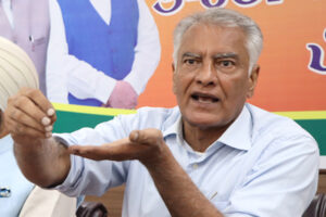 Targeted' : पंजाब: सुनील जाखड़ का आरोप- 'मोगा में प्रवासी मजदूरों को साजिश के तहत टारगेट किया गया'