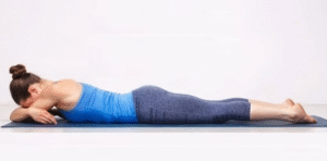 Effective yoga asanas : सर्वाइकल स्पॉन्डिलोसिस: गर्दन दर्द और अकड़न दूर करने के लिए प्रभावी योगासन