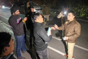 Permission to leave : दिल्ली और हिमाचल पुलिस का गतिरोध खत्म, कांग्रेस कार्यकर्ताओं को ट्रांजिट रिमांड पर ले जाने की मिली अनुमति