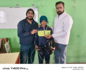 He enhanced the district's reputation : छठी कक्षा के छात्र ने बनाया ट्रैक्टर का कार्यशील नमूना, स्कूल में पेश कर बढ़ाया जिले का मान