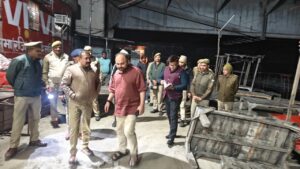 Review of arrangements : हापुड़: महाशिवरात्रि पर्व के दृष्टिगत ब्रजघाट का स्थलीय निरीक्षण, सुरक्षा और स्वच्छता व्यवस्थाओं की समीक्षा