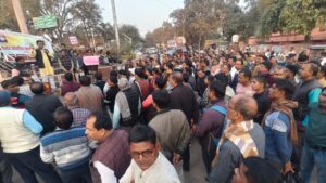 Copies of the statement were burned : टेट संबंधी बयान के विरोध में शिक्षकों का प्रदर्शन, वक्तव्य की प्रतियां जलाईं ?