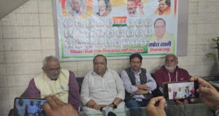 Claimed to have gathered : "मनरेगा बचाओ" यात्रा को लेकर कांग्रेस ने की प्रेस वार्ता, पदयात्रा में सैकड़ों कांग्रेसी कार्यकर्ताओं के जुटने का किया दावा