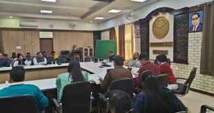 Meeting regarding board exam : सूचना विभाग हापुड़ जिलाधिकारी की अध्यक्षता में हुई यू0पी0 बोर्ड परीक्षा को लेकर बैठक