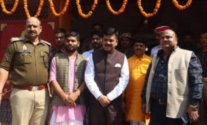 Inspection of arrangements : महाशिवरात्रि 2026: जौनपुर के गौरी शंकर धाम पहुंचे डीएम, किया जलाभिषेक और व्यवस्थाओं का निरीक्षण