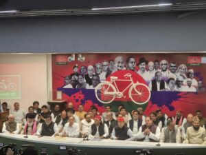 Siddiqui joins SP : लखनऊ: पूर्व मंत्री नसीमुद्दीन सिद्दीकी सपा में शामिल