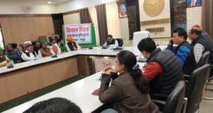 Solving problems : हापुड़ में किसान दिवस का आयोजन: अपर जिलाधिकारी संदीप कुमार की अध्यक्षता में समस्याओं का निस्तारण