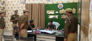 Surprise inspection : वरिष्ठ पुलिस अधीक्षक जौनपुर द्वारा थाना कोतवाली का औचक निरीक्षण