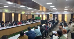 Revenue collection meeting concludes : जिलाधिकारी अभिषेक पांडेय की अध्यक्षता में कर-करेतर एवं राजस्व वसूली बैठक संपन्न