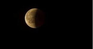 Temple doors closed : चंद्रग्रहण से नौ घंटे पहले सूतक लगते ही एनसीआर के मंदिरों के कपाट बंद