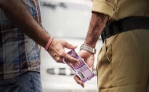 Arrested for Accepting a Bribe : अलवरः कठूमर में घूसखोर पुलिसकर्मी और दलाल 20 हजार रुपए की रिश्वत लेते गिरफ्तार