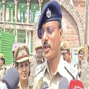 The Police's Keen Eye : अलविदा जुमे को लेकर हाई अलर्ट: सुरक्षा व्यवस्था चाक-चौबंद, चप्पे-चप्पे पर पुलिस की पैनी