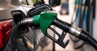 Crisis petrolera mundial : नायरा एनर्जी ने बढ़ाए पेट्रोल-डीजल के दाम, वैश्विक तेल संकट का असर दिखना शुरू