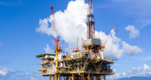 Brent Crude Surges : मिडिल ईस्ट तनाव से तेल बाजार में हलचल तेज, ईरान युद्ध के बाद से 60 प्रतिशत से ज्यादा उछला ब्रेंट क्रूड