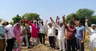 Submitted a memorandum : चंबल परियोजना की पाइप लाइन को ग़लत तरीके से डालने पर किसानों का विरोध प्रदर्शन, ज्ञापन दिया