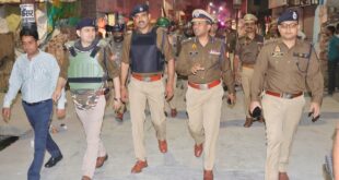 Appeal to keep : डीआईजी अभिषेक सिंह ने देवबंद में किया फ्लैग मार्च, शांति व कानून-व्यवस्था बनाए रखने की अपील