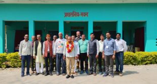 Emotional farewell : चौधरी रामेश्वर सिंह शिवबालक सिंह विद्यालय, बेलाईं फतेहपुर में सेवानिवृत्त चौकीदार श्री बच्चा लाल को भावभीनी विदाई