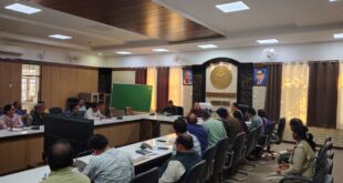 Plantation : जिलाधिकारी की अध्यक्षता में पर्यावरण, वृक्षारोपण और गंगा समिति की बैठक में पर्यावरण संरक्षण और वृक्षारोपण योजनाओं पर हुई विस्तृत चर्चा