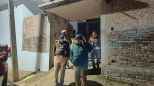 Cut with an axe : बहराइच में जमीन‑गहनों के विवाद ने ले ली चार लोगों की जान: बेटे ने मां‑पिता, दादी व बहन को कुल्हाड़ी से काटा 