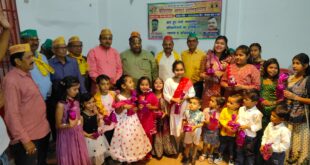 Indian Red Cross : फतहपुर के चौधराना मोहल्ले में इंडियन रेडक्रॉस सोसाइटी द्वारा आदर्श होलिकोत्सव का आयोजन, बच्चों और वरिष्ठजनों ने लिया भाग