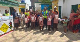 Organising the campaign : शासकीय विद्यालयों में राष्ट्रीय सड़क सुरक्षा जीवन रक्षा जन-जागरूकता अभियान का आयोजन