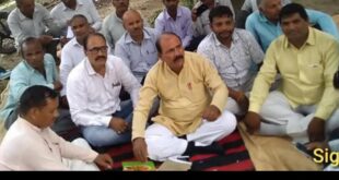 Memorandum sent to the Chief Minister : मांगों को लेकर जिला अधिकारी कार्यालय पर धरना-प्रदर्शन, मुख्यमंत्री को भेजा गया ज्ञापन