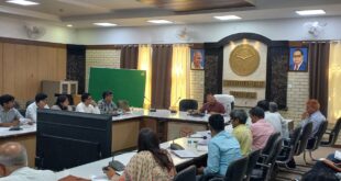 Zero Poverty Campaign : डीएम अभिषेक पांडे ने जीरो पॉवर्टी अभियान समीक्षा में लाभार्थियों को योजनाओं से जोड़ने के निर्देश दिए ?