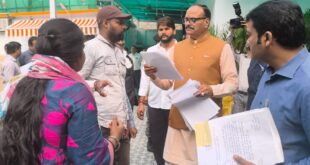 Meeting the minister : सुरक्षा गार्डों की समस्याओं पर उत्तर प्रदेश आउटसोर्सिंग एवं संविदा कर्मचारी संघ की मंत्री से भेंट