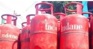 Illegal gas cylinders : हापुड़ में अवैध गैस सिलेंडरों का भंडारण: पुलिस और जिला पूर्ति विभाग ने बरामद किए 40 सिलेंडर