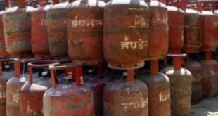 The public is facing difficulties : गैस सिलेंडर बुक करना हो रहा मुश्किल जनता हो रही परेशान ?