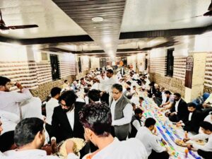 A Message of Brotherhood : गाजियाबाद बार परिसर में बृजेंद्र शर्मा एडवोकेट द्वारा आयोजित रोज़ा इफ्तार, अधिवक्ताओं ने जताया भाईचारे का संदेश