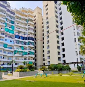 Society Elections : गणपति क्लासिक सोसाइटी में चुनाव को लेकर विवाद, निवासियों ने डिप्टी रजिस्ट्रार से की शिकायत