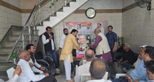 Homage : कांग्रेसियों ने मनाई महान समाज सुधारक और बहुजन समाज के प्रणेता मान्यवर कांशीराम जी की जयंती, माल्यार्पण कर दी श्रद्धांजलि