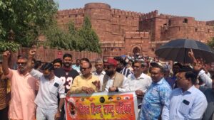 The Message of Culture Resounded : भारतीय नववर्ष पर लाल किले पर गूंजा संस्कृति का संदेश, पर्यटकों का चंदन-तिलक से हुआ स्वागत