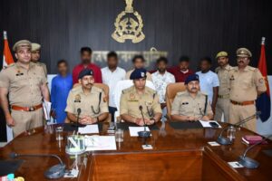 Accused Arrested : मुजफ्फरनगर में बाबा से 28.50 लाख की ठगी का खुलासा, 7 आरोपी गिरफ्तार