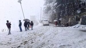 The coolness returned : उत्तर भारत में बदला मौसम का मिजाज: बर्फबारी और बारिश से ठंडक लौटी