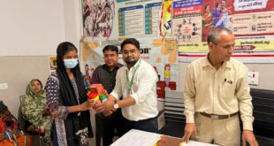 Nutrition Kits Distributed : हापुड़ में टीबी मुक्त भारत अभियान: संस्था “संदेश” ने 150 मरीजों को पोषण पोटली वितरित की