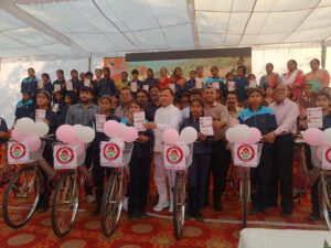 Empowerment : बेटी बचाओ बेटी पढ़ाओ योजना के अंतर्गत बालिकाओं को साइकिल वितरण, शिक्षा और सशक्तिकरण को मिला बढ़ावा