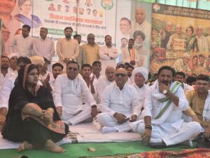 Sharp attack on the government : बागपत में किसान स्वाभिमान महापंचायत: कांग्रेस नेताओं का सरकार पर तीखा हमला