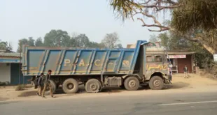 Devastated : बांदा और फतेहपुर में अवैध खनन और ओवरलोड वाहनों का कहर: करोड़ों की लागत से बनी सड़कें हो रही ध्वस्त