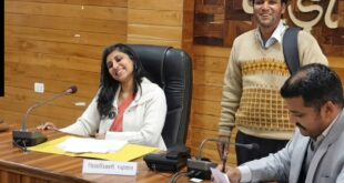 The district magistrate laughed : ‘मेरी अभी तक शादी नहीं हुई’, जब अपनी शिकायत लेकर पहुंचा युवक; हंस पड़ी जिलाधिकारी
