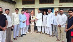 Lalit Yadav : जखराना की वर्षा यादव ने 12वीं में हासिल किए 96.40 प्रतिशत अंक, विधायक ललित यादव ने किया सम्मानित