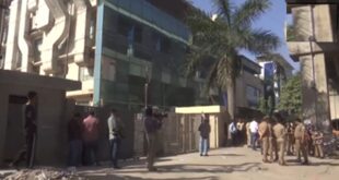 Strict Warning : नोएडा : 2 दिन के बवाल के बाद थमा शोर, खुलीं फैक्ट्रियां, ड्रोन से निगरानी और उपद्रवियों पर डीएम की सख्त चेतावनी