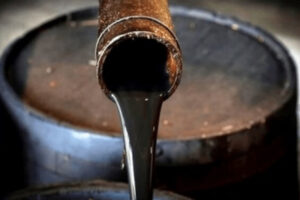 Decline of up to : पश्चिम एशिया में तनाव कम होने की उम्मीद के बीच कच्चे तेल की कीमतों में आई 2 प्रतिशत तक की गिरावट