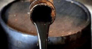 Decline of up to : पश्चिम एशिया में तनाव कम होने की उम्मीद के बीच कच्चे तेल की कीमतों में आई 2 प्रतिशत तक की गिरावट