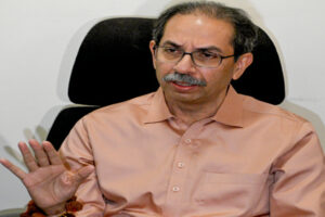 Bombay High Court : फेरीवालों के मुद्दे पर शिवसेना (यूबीटी) ने बॉम्बे हाईकोर्ट के फैसले का समर्थन, कहा-सत्ता का मुखौटा उतर गया है